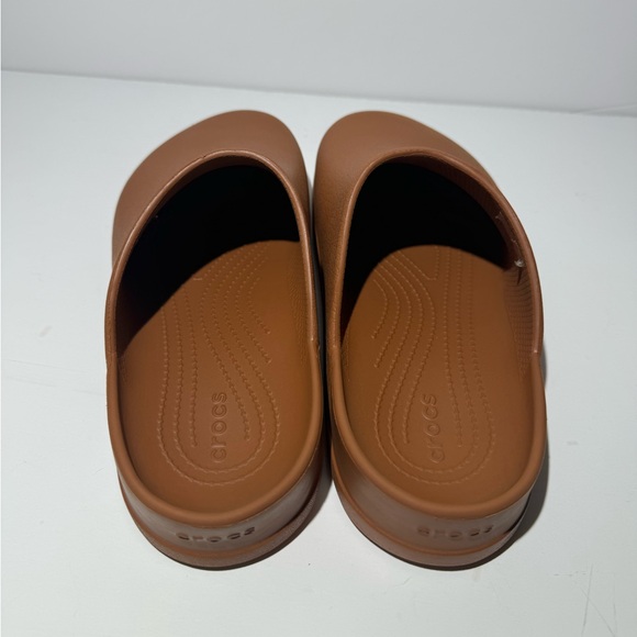 CROCS Dylan Clogs Slip On Slides Size Men’s 9 Women’s 11 Brown Shoes Sandals - Picture 7 of 9